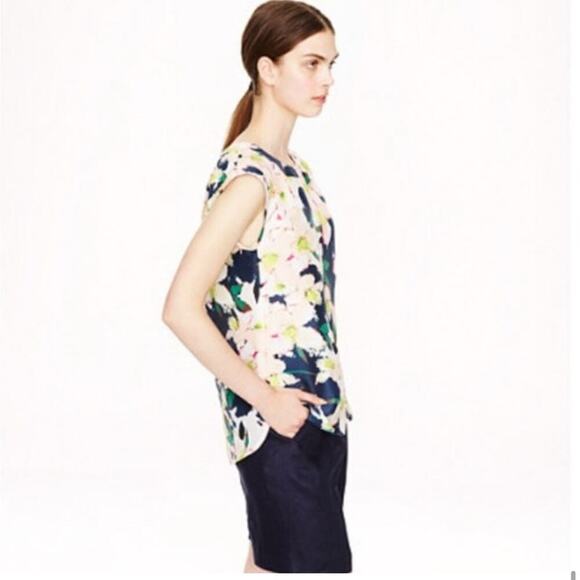 J. Crew Floral Printed drapey sleeveless top Size Large - Picture 3 of 8